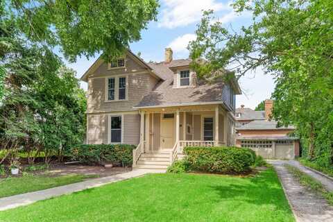 1838 N 75th St, Wauwatosa, WI 53213