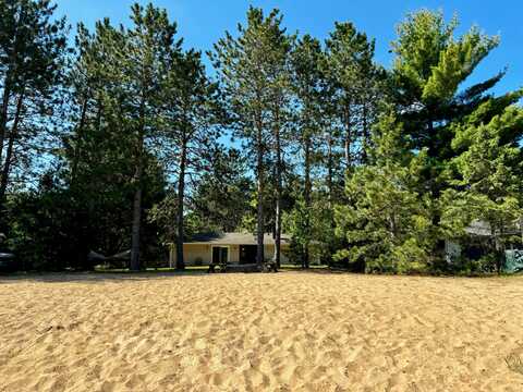 W6486 Hidden Springs Dr, Neshkoro, WI 54960