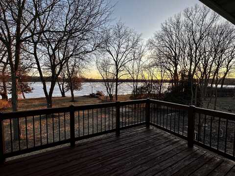 2997 Smith Lake Rd, West Bend, WI 53090