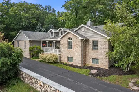 W4440 S Lake Shore Dr, Lake Geneva, WI 53147