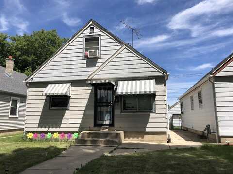 4926 N 47th St, Milwaukee, WI 53218