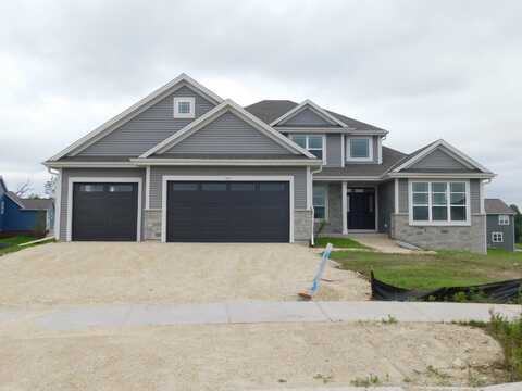 692 Hummingbird Ct, Grafton, WI 53024