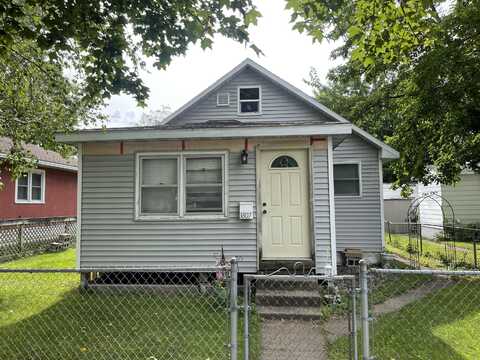 1807 Avon St, La Crosse, WI 54603