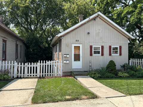 815 Jackson St, Racine, WI 53404