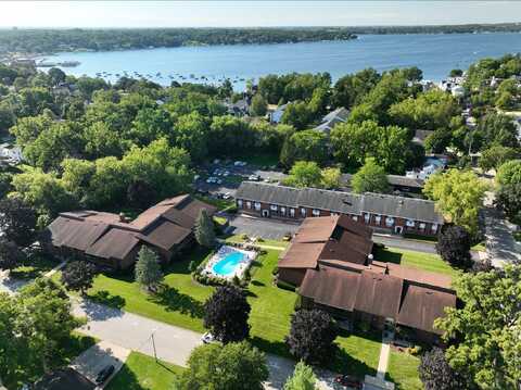 1250 Wisconsin St, Lake Geneva, WI 53147