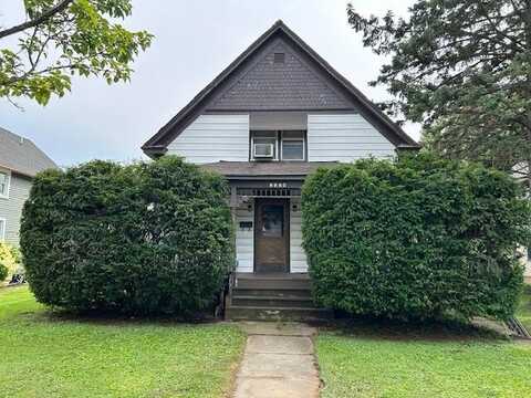 1104 Pleasant St, Lake Geneva, WI 53147