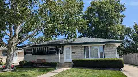 5656 S Indiana Ave, Cudahy, WI 53110