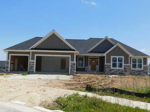 716 Hummingbird Ct, Grafton, WI 53024
