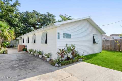 517 State Street, Bay Saint Louis, MS 39520