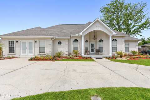 915 Victoria Street, Waveland, MS 39576