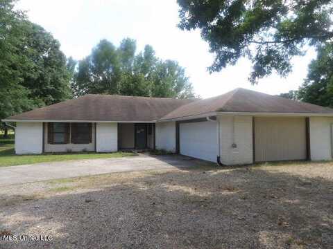 98 Yellowdog Road, Senatobia, MS 38668