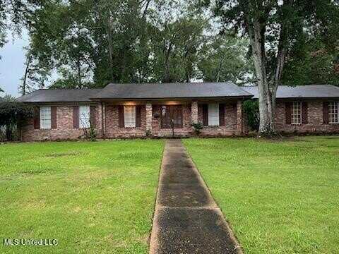 1523 Brecon Drive, Jackson, MS 39211