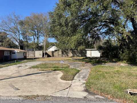 1709 Smith Avenue, Pascagoula, MS 39567