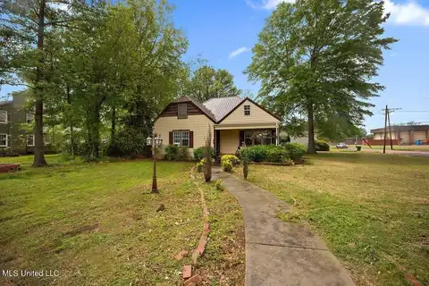 511 Longino Street, Belzoni, MS 39038