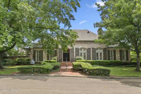 6 Pecan Hollow Drive, Jackson, MS 39211