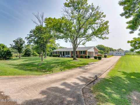 7545 Dubbs Road, Dundee, MS 38626