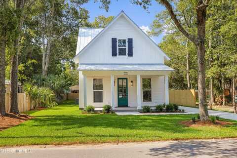 1110 Robinson Street, Ocean Springs, MS 39564