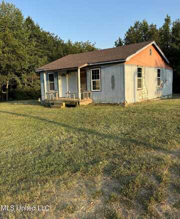 2790 Yellow Dog Road, Senatobia, MS 38668