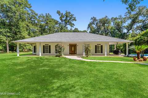 207 Sunset Drive, Lucedale, MS 39452