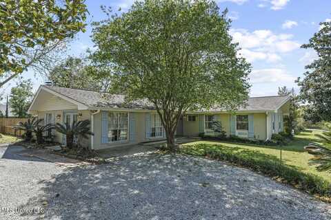 506 Esplanade Avenue, Bay Saint Louis, MS 39520