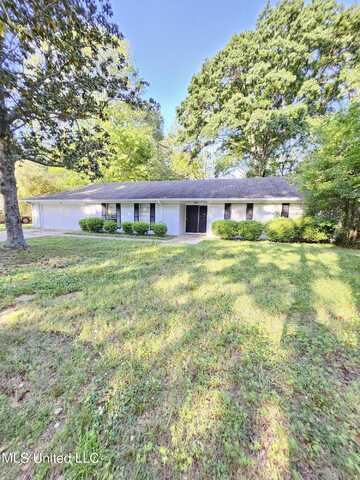 2961 Longwood Drive, Jackson, MS 39212