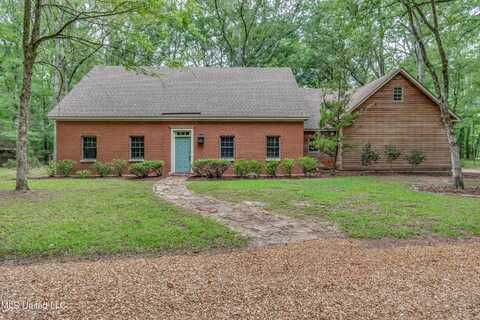 723 S Springlake Circle, Terry, MS 39170