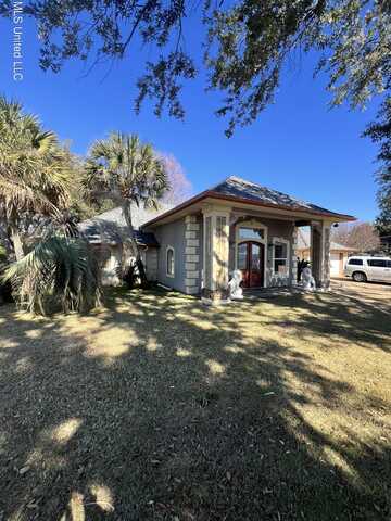 2480 Shore Drive, Biloxi, MS 39532