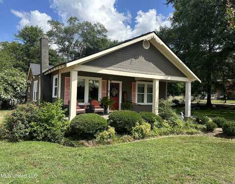 209 S Jackson Street, Crystal Springs, MS 39059