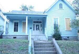 1127 Harrison Street, Vicksburg, MS 39180