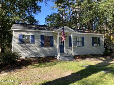 215 W Simpson Avenue, Mendenhall, MS 39114