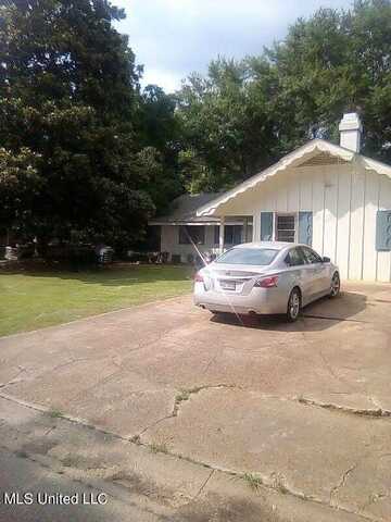 220 Southbrook Drive, Jackson, MS 39211