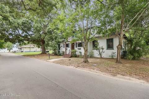 131 Suter Place, Biloxi, MS 39530