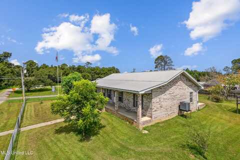 901 Victoria Street, Waveland, MS 39576