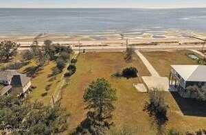 718 S Beach Boulevard, Waveland, MS 39576