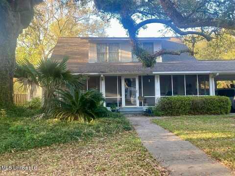 1003 Grant Avenue, Pascagoula, MS 39567