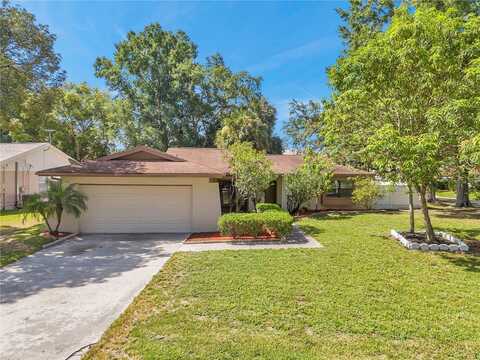 9036 HOGANS BEND AVENUE, TAMPA, FL 33647