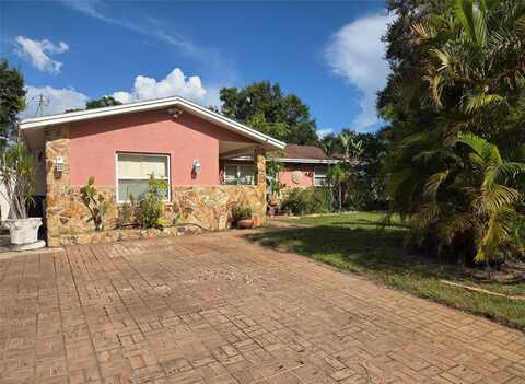 8665 MOCKINGBIRD LANE, SEMINOLE, FL 33777