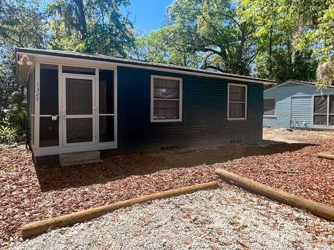 1327 NW 6TH PLACE, GAINESVILLE, FL 32603