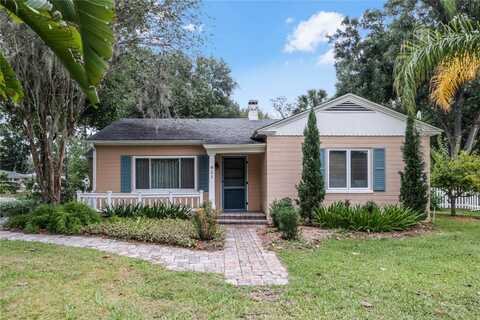 823 W 11TH AVENUE, MOUNT DORA, FL 32757