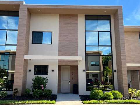 7528 BROOKLYN DRIVE, KISSIMMEE, FL 34747