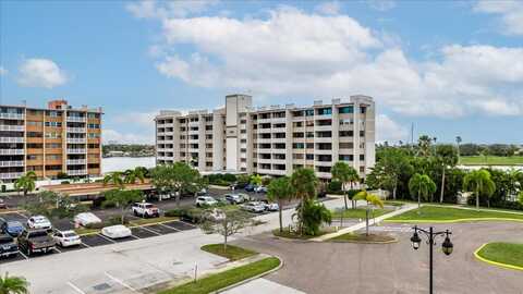 450 TREASURE ISLAND CAUSEWAY, TREASURE ISLAND, FL 33706