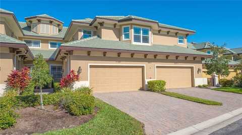 6427 MOORINGS POINT CIRCLE, LAKEWOOD RANCH, FL 34202