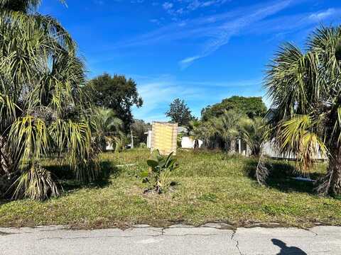 821 PINE STREET, WINTER GARDEN, FL 34787