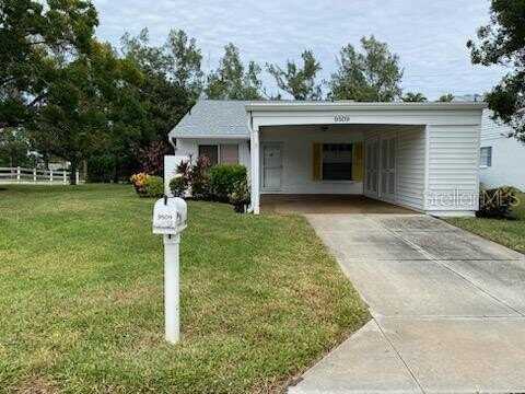 9509 KINGSTON DRIVE, BRADENTON, FL 34210