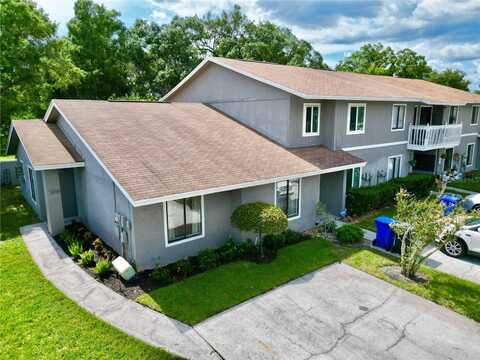 10139 LAKE OAK CIRCLE, TAMPA, FL 33624