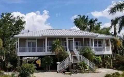 707 W RETTA ESPLANADE, PUNTA GORDA, FL 33950