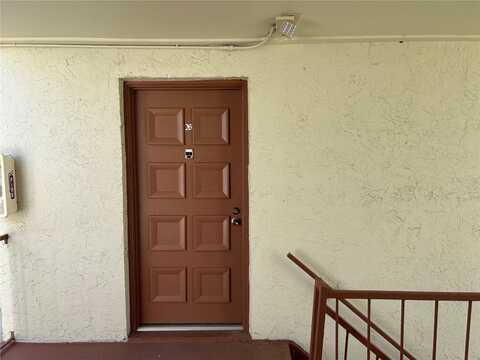 528 ORANGE DRIVE, ALTAMONTE SPRINGS, FL 32701