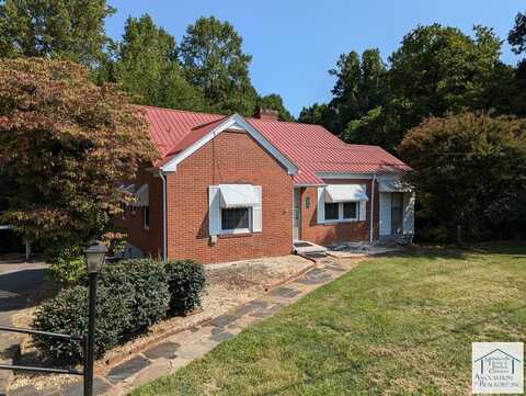 1319 Chatham Heights Rd, Martinsville, VA 24112