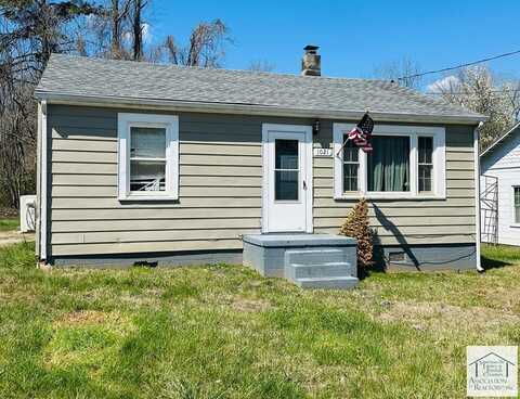 1021 Barrows Mill Rd, Martinsville, VA 24112