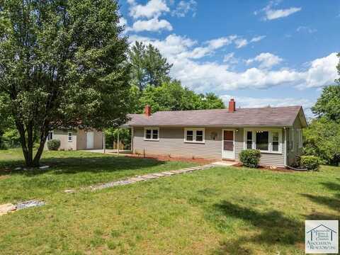 46 South Mayo Dr, Stuart, VA 24171